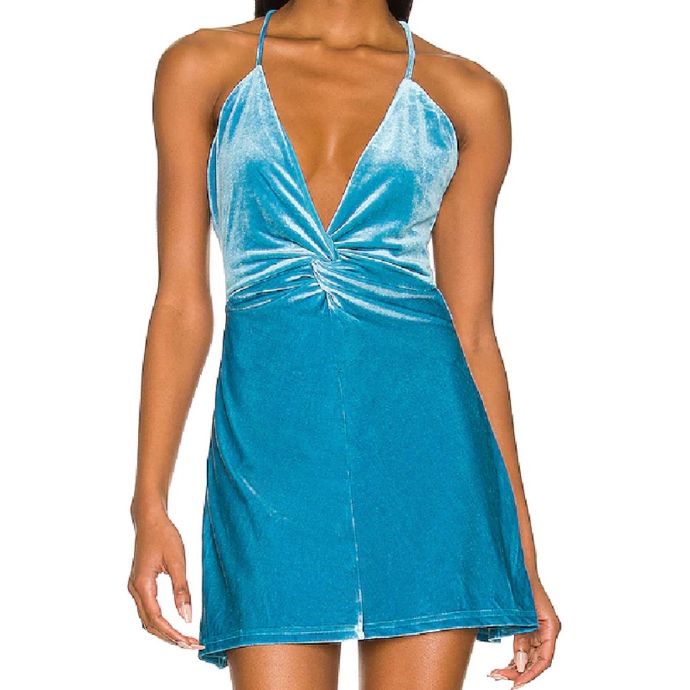 Blue velvet backless dress